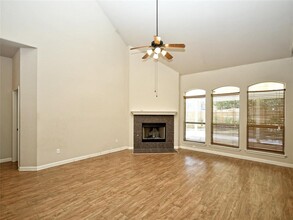8021 Levata Dr in Austin, TX - Building Photo - Building Photo
