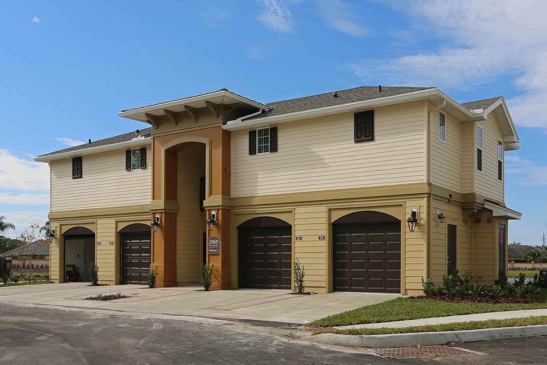 Grove Park Apartment Homes in Port St. Lucie, FL - Building Photo