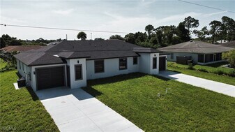 121 Ichabod Ave in Lehigh Acres, FL - Building Photo