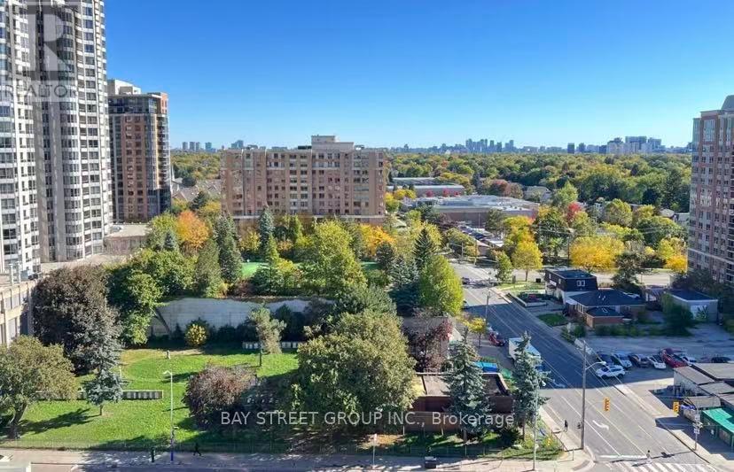 75 Canterbury Pl in Toronto, ON - Building Photo