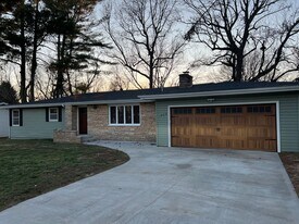 1835 S Valley Rd Ave in Springfield, MO - Building Photo