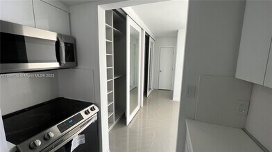 800 West Ave in Miami Beach, FL - Building Photo - Building Photo