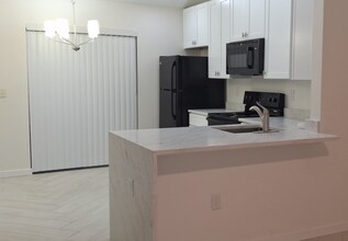 12240 Eastcove Dr in Orlando, FL - Building Photo - Building Photo