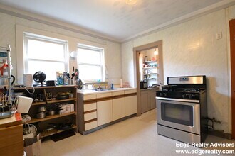 41 Claymoss Rd, Unit 1 in Boston, MA - Foto de edificio - Building Photo
