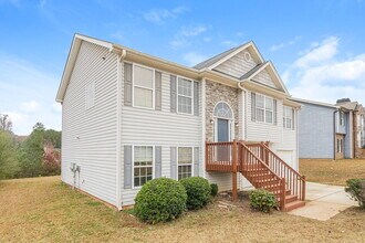 4809 Camelot Dr in Douglasville, GA - Foto de edificio - Building Photo