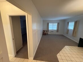 1050 E Sample Rd in Pompano Beach, FL - Building Photo - Building Photo