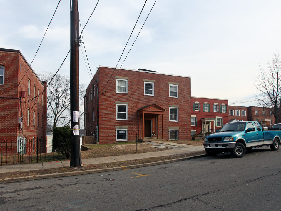 3126 Buena Vista Ter SE in Washington, DC - Foto de edificio