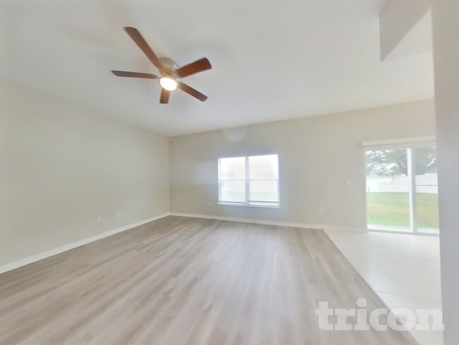 31027 Bridgegate Dr in Wesley Chapel, FL - Building Photo - Building Photo