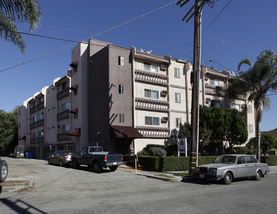 Kling Courtyard Apartments in North Hollywood, CA - Foto de edificio