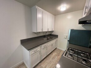 25 Navy St, Unit 4 in Los Angeles, CA - Building Photo - Building Photo