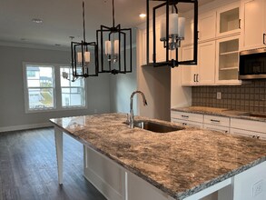 812 Mackay Crk in Woodstock, GA - Building Photo - Building Photo