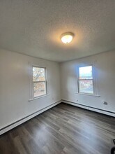 36 Walnut St-Unit -Unit 3 in Middletown, CT - Building Photo - Building Photo