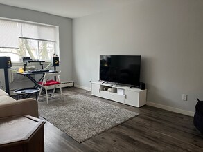 2545 N Cramer St in Milwaukee, WI - Foto de edificio - Building Photo