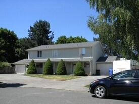 123 Delta Ct N in Keizer, OR - Building Photo