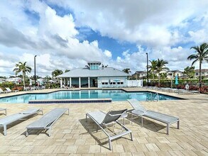 4713 Arboretum Cir, Unit #202 in Naples, FL - Foto de edificio - Building Photo