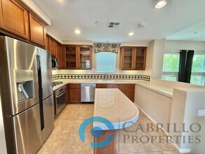 2928 Villas Way in San Diego, CA - Building Photo - Building Photo