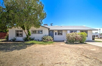 5657 N 39th Ave in Phoenix, AZ - Building Photo - Building Photo