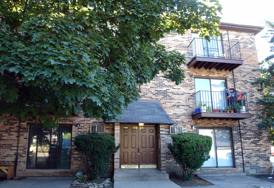 1921 Green Ln N in Palatine, IL - Foto de edificio