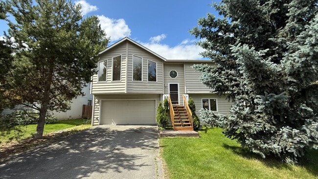 property at 320 Peppertree Loop
