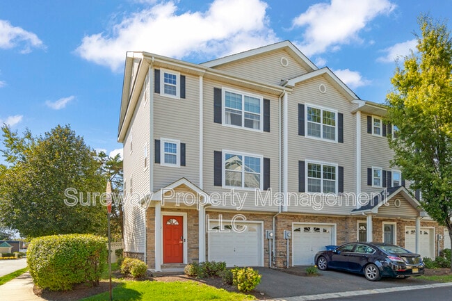 10 Alfred Ave in Franklin Township, NJ - Building Photo - Building Photo