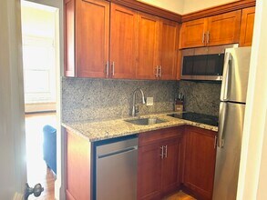 429 Marlborough St, Unit 3A in Boston, MA - Building Photo - Building Photo
