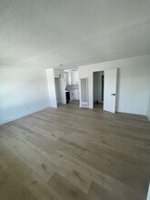 18216 Kingsdale Ave, Unit 12 in Redondo Beach, CA - Building Photo - Building Photo