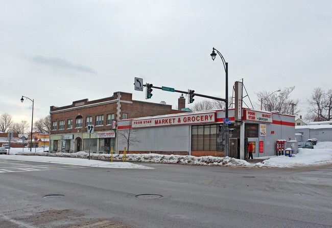 571 Lake Ave in Rochester, NY - Building Photo - Building Photo