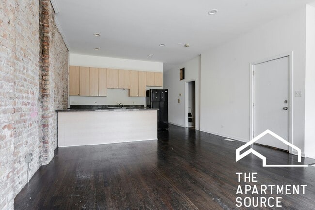 2833 W Medill Ave in Chicago, IL - Building Photo - Building Photo