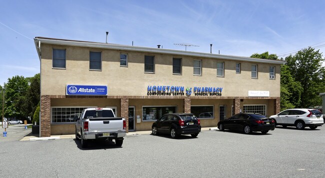 34 Main St in Bloomingdale, NJ - Building Photo - Building Photo