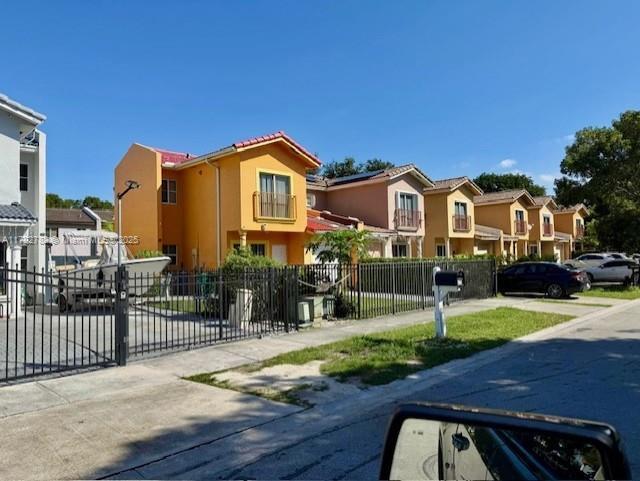 property at 621 SW 10th St