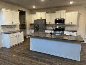 2165 Barx Dr in Little Elm, TX - Foto de edificio - Building Photo