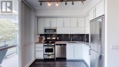 80-280 Marine Parade Dr in Toronto, ON - Building Photo - Building Photo
