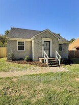 1065 N Holmes St in Memphis, TN - Building Photo