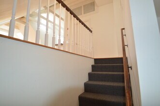 1 Dresser St, Unit 2 in Newport, RI - Building Photo - Building Photo