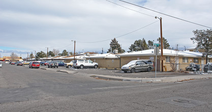 512-516 Madeira Dr SE in Albuquerque, NM - Foto de edificio - Building Photo