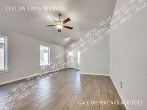 1117 SW 139th Ter in Oklahoma City, OK - Building Photo - Building Photo