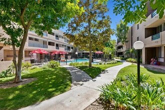 7826 Topanga Canyon Blvd in Canoga Park, CA - Building Photo - Building Photo