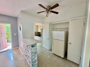 140 SW 30th Ct-Unit -134 in Miami, FL - Building Photo - Building Photo