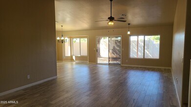 1002 E Hearne Way in Gilbert, AZ - Building Photo - Building Photo