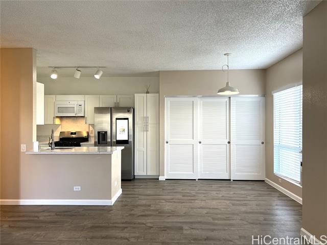 property at 91-568-568 Puamaeole St