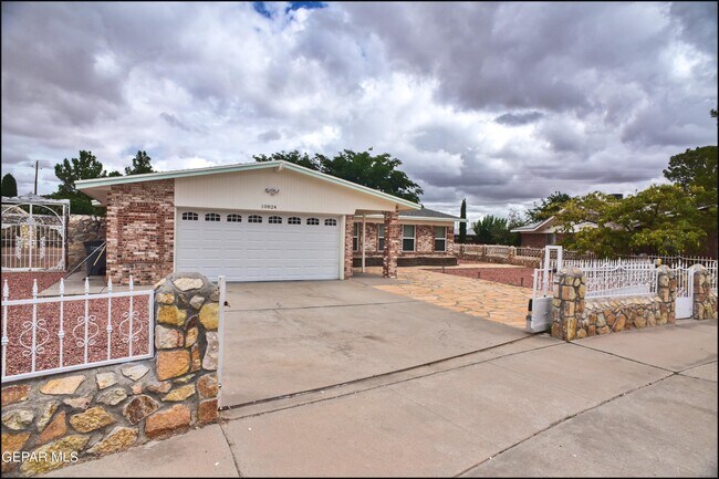 property at 10824 Pico Norte Rd