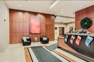 330 W Grand Ave, Unit 1601 in Chicago, IL - Building Photo - Building Photo