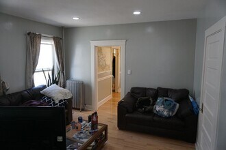 14 Orange St, Unit 1 in Waltham, MA - Building Photo - Building Photo