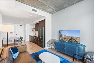 48 East Ave in Austin, TX - Foto de edificio - Building Photo