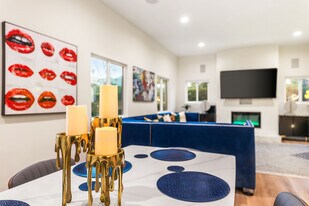 1400 N Orange Dr in Los Angeles, CA - Building Photo