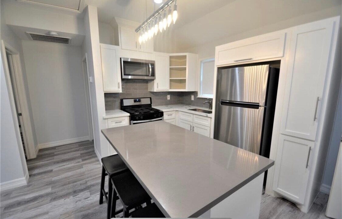 3367 Ozark St, Unit A Photo