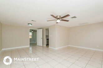 6215 Westport Dr in Port Richey, FL - Building Photo - Building Photo