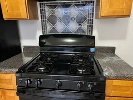 375 Madison Ave, Unit 5 in Passaic, NJ - Building Photo