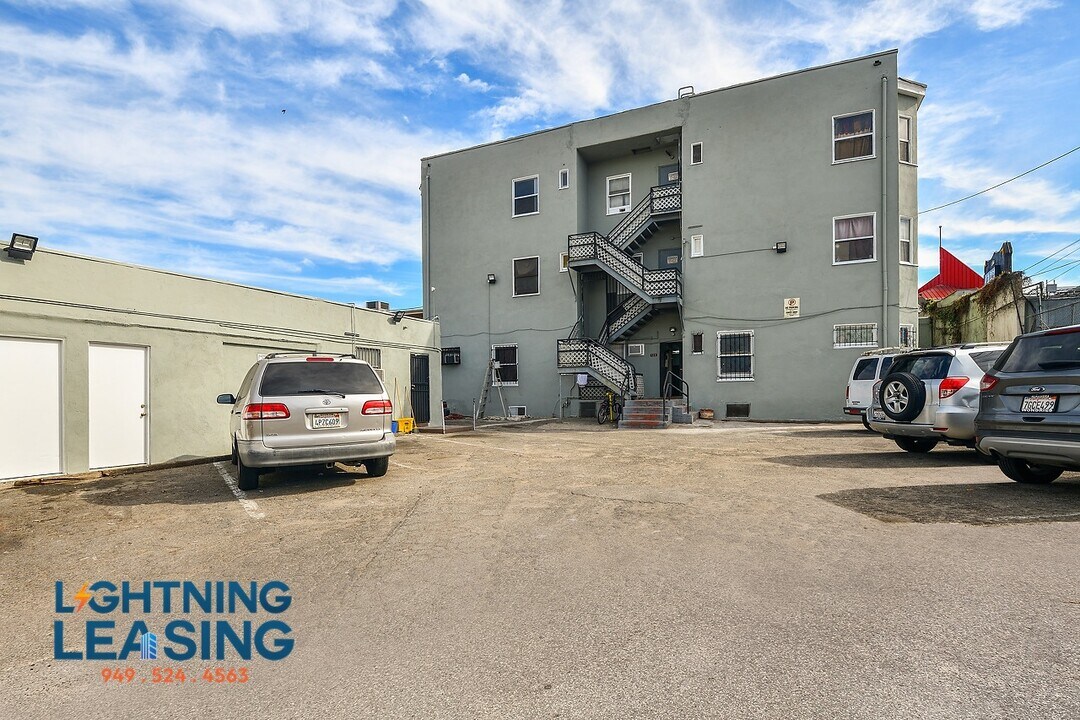 723 S Alvarado St in Los Angeles, CA - Building Photo