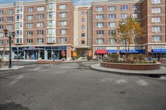 3110 City Pl in Edgewater, NJ - Building Photo - Building Photo